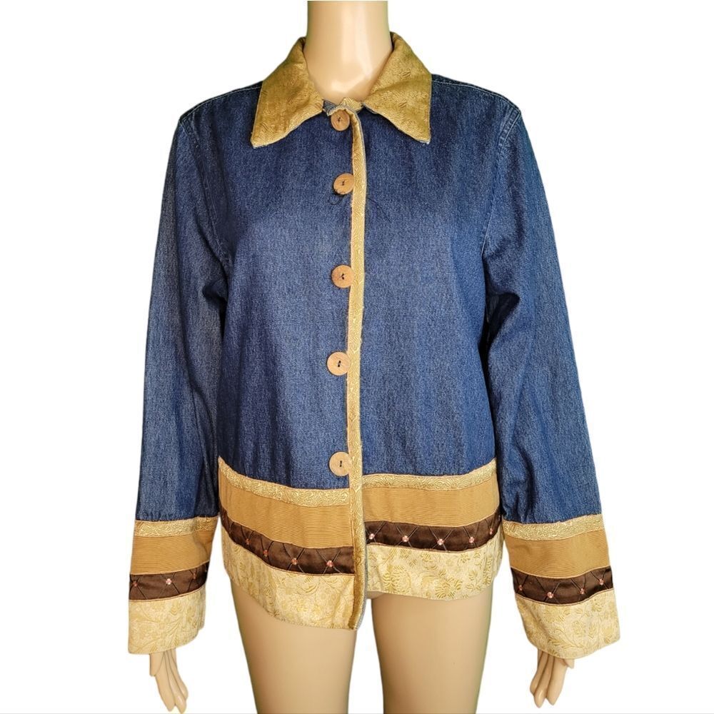 Allure denim jacket/coat with‎ gold trim
